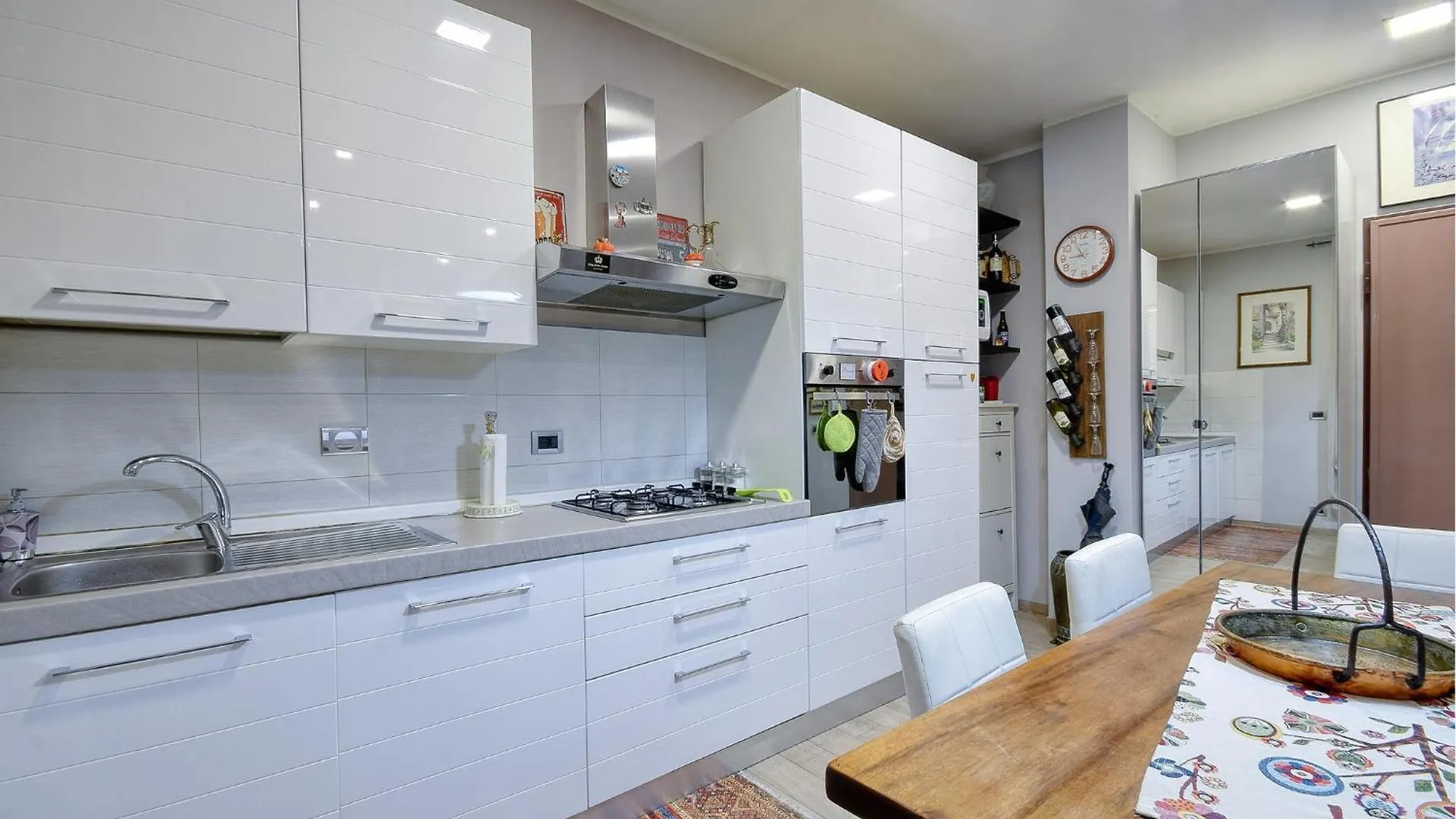 Beautiful Apartment In Genova With Kitchen